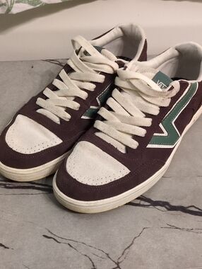 Vans Burgundy and White Low-Top Sneakers with Green Accent